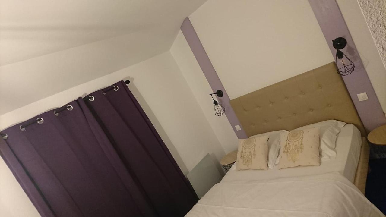 Hotel Les Deux Porches Verrieres  ภายนอก รูปภาพ