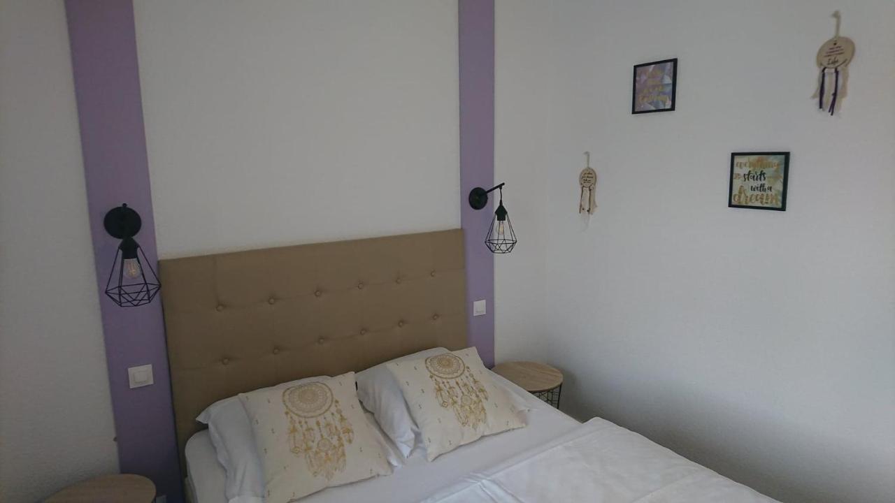 Hotel Les Deux Porches Verrieres  ภายนอก รูปภาพ