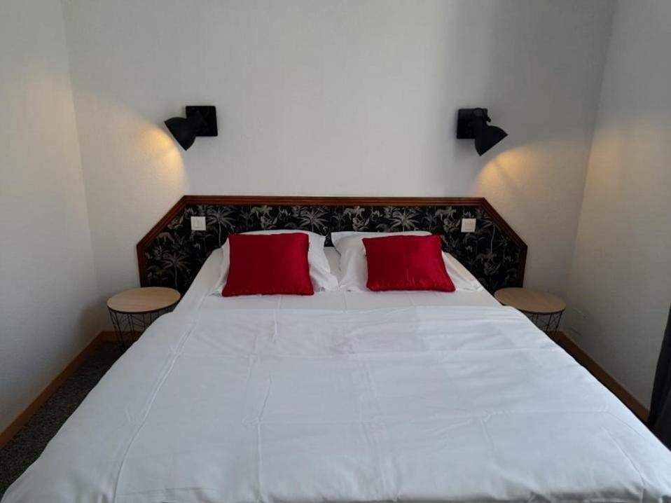 Hotel Les Deux Porches Verrieres  ภายนอก รูปภาพ