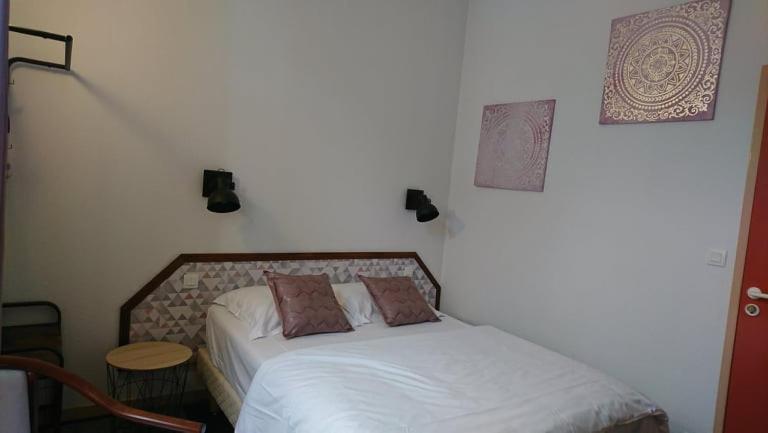 Hotel Les Deux Porches Verrieres  ภายนอก รูปภาพ