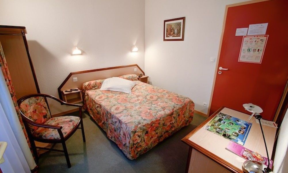 Hotel Les Deux Porches Verrieres  ภายนอก รูปภาพ