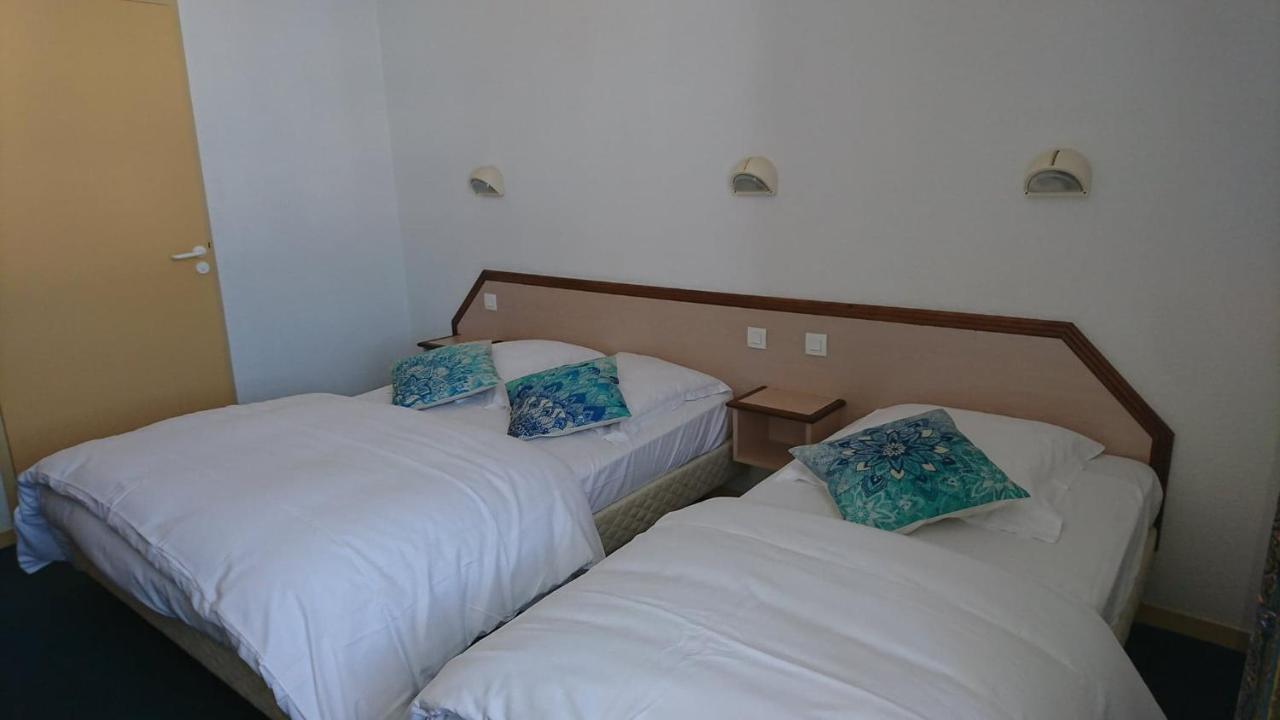 Hotel Les Deux Porches Verrieres  ภายนอก รูปภาพ